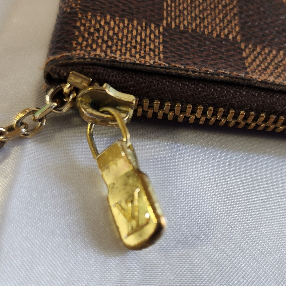 Authentic Louis Vuitton Damier Ebene Key Pouch - Picture 6 of 8